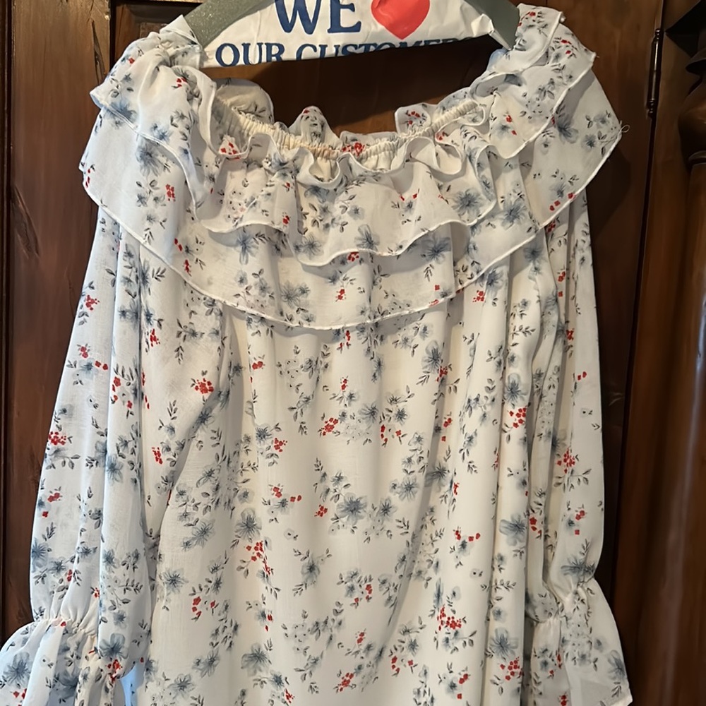 Suzanne Betro ruffled top  medium